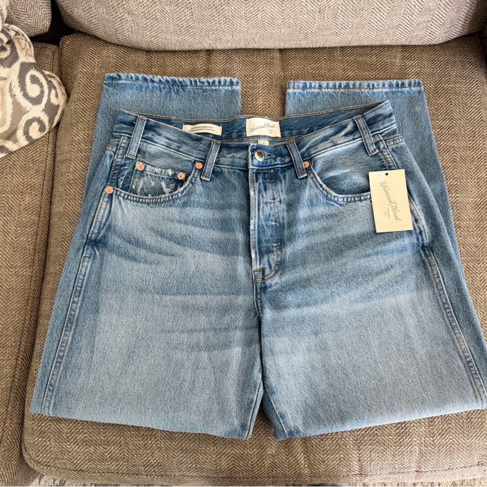 Universal Thread Light Blue Straight Leg Jeans